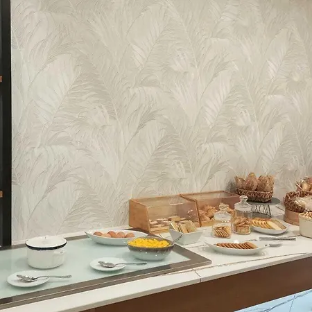 Отель Lara Валенса