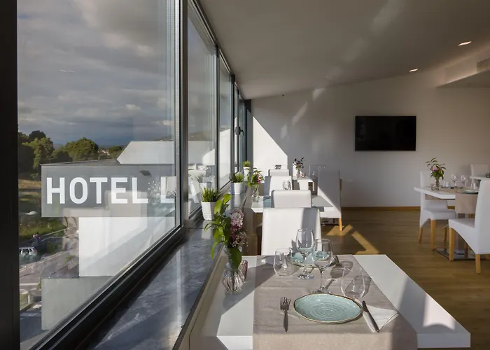 Lara מלון ואלנסה