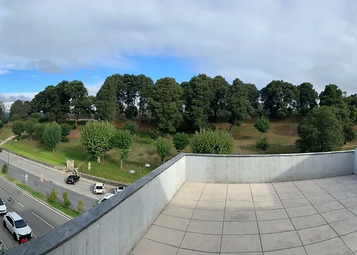 Lara מלון ואלנסה